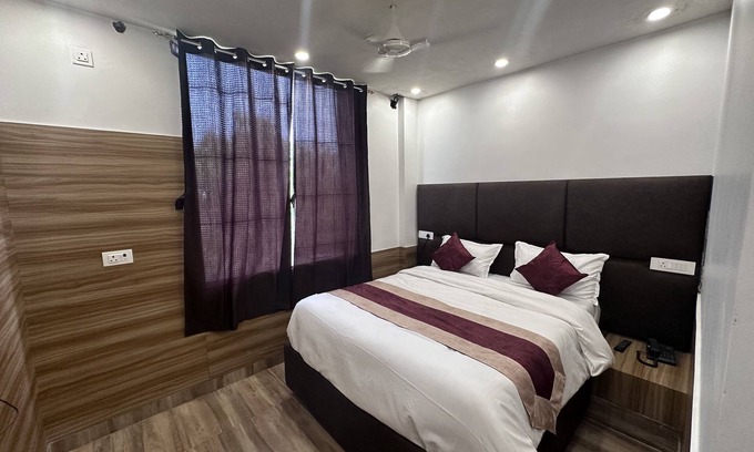 Gorakhpur Hotel | Discover Hotel Obsidian Red: Family-Friendly Retreat