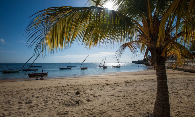 Mozambique Island Hotel | Relaxing Retreat at Hotel Omuhipiti with Pool & Restaurant