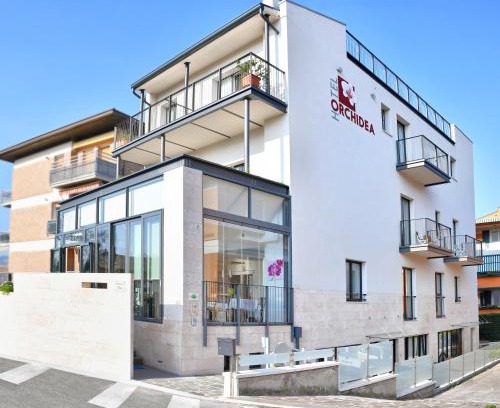 Bardolino Hotel | Discover Hotel Orchidea: Rated 9/10 with Family-Friendly Amenities