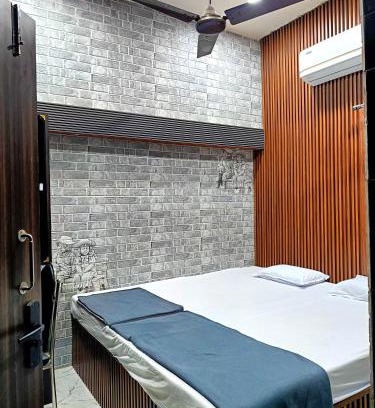 Bhubaneshwar Hotel | HOTEL P-V-R Palace Guest House Near RailWay Station - Parking And Wifi Facilities - Fully Air Conditioning and also Non AC Guest House Bhubneswar