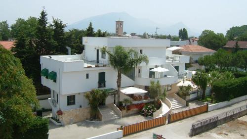 Laura Hotel | Discover Comfort at Hotel Paistos Paestum with Ocean Views