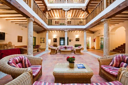Belmonte Hotel | Welcoming Hotel Palacio Buenavista: Pet-Friendly Retreat