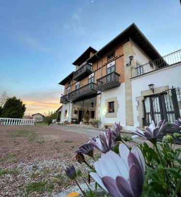 Cerrazo Hotel | Exceptional Hotel Palacio La Casona de Cerrazo Awaits You