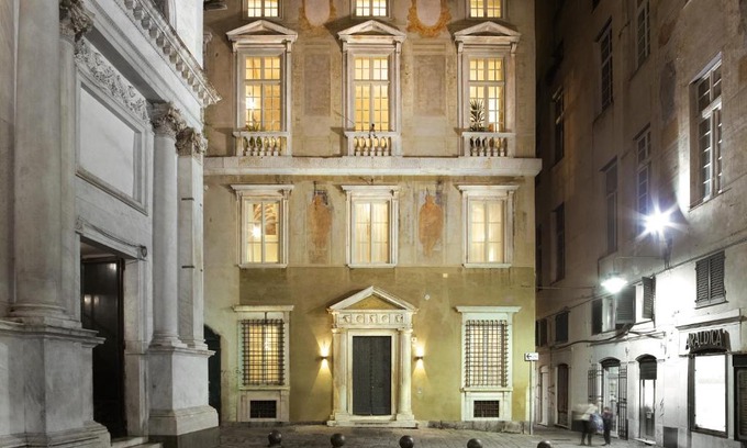 Genoa Historical Centre Hotel | Discover Hotel Palazzo Grillo: 4-Star Pet-Friendly Retreat
