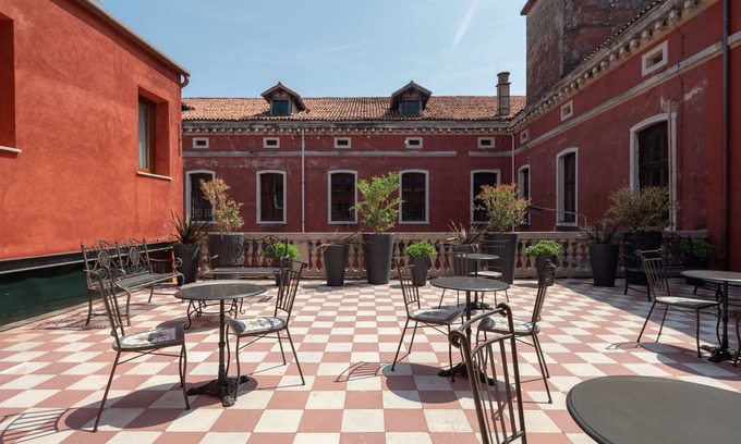 Santa Croce Hotel | Explore Hotel Palazzo Martinelli Dolfin with Spa & Breakfast