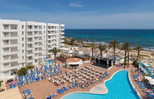 S'illot Hotel | Beachfront Bliss at Hotel Palia Sa Coma Playa