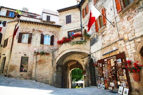 Assisi Hotel | Discover Hotel Trattoria Pallotta with Breakfast & Accessibility