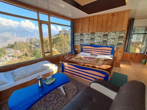 Munsyari House | Hotel Pandey Lodge By StayApart