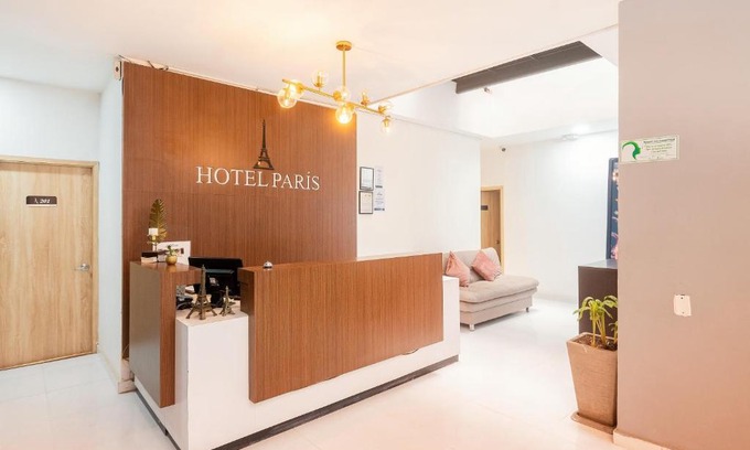 Villeta Hotel | Cozy Hotel París with Breakfast and Hot Tub Amenities
