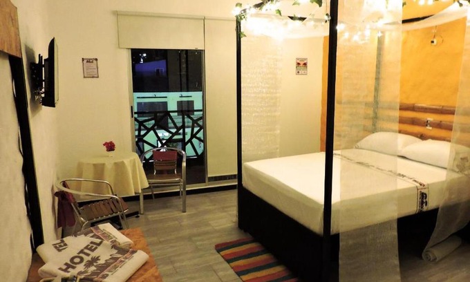 Girardot Hotel | Pet-Friendly Getaway at Hotel Paraíso Hawaii with Pool Access