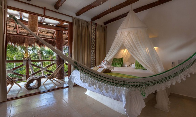 Downtown Holbox Hotel | Hotel Para Ti: Guest Rated 9.6, Enjoy Pool & Spa Amenities