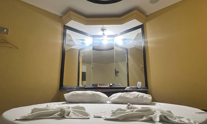 Iapi Hotel | Budget-Friendly Hotel Paradise with Breakfast & Kitchen