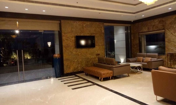 Firozabad Hotel | Family-Friendly Retreat at Hotel Parador with Kitchen Access