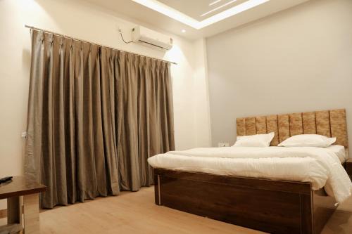 Karjat Hotel | Hotel Parag
