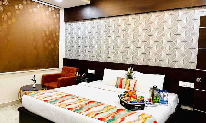 Shamshabad Hotel | Convenient Hotel Park Airport Zone - Pet Friendly & More