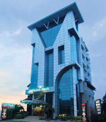 Kakkanad Hotel | Relax at Hotel Park Residency Kakkanad with Pool & Dining