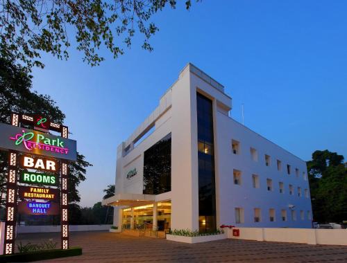 Mahe Hotel | Cozy Stay at Park Residency with Breakfast & Accessibility