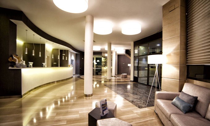 Ciudad Real Hotel | Experience Comfort at Hotel Parque Real - 4-Star Retreat