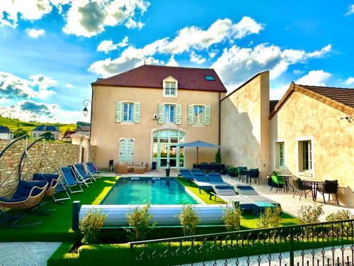 Pommard Hotel | Idyllic Les Rêveries du Clos with Oceanfront Pool Access