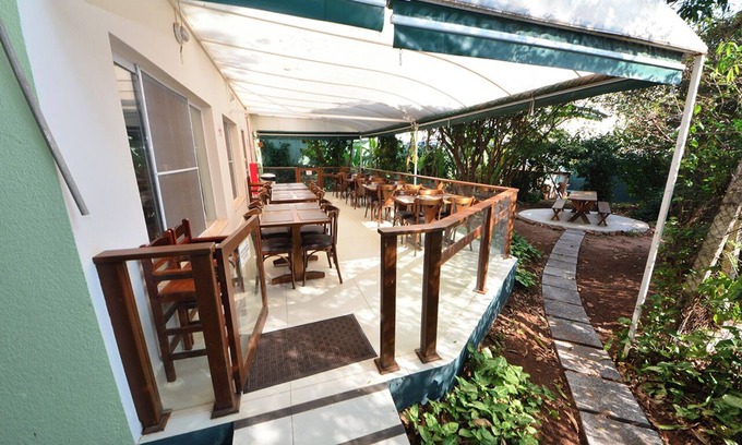 Indaiatuba Hotel | Budget-Friendly Hotel Passaledo: Pool, Breakfast & Family Fun