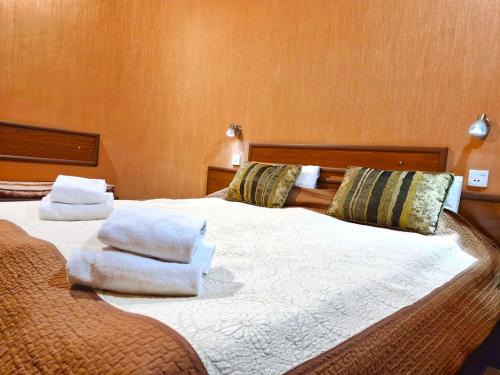 Vera Hotel | Pet-Friendly Haven at Hotel Pavo with 9.2/10 Ratings
