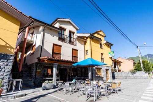 Felechosa Hotel | Welcoming Hotel Peña Pandos: Family-Friendly with Breakfast