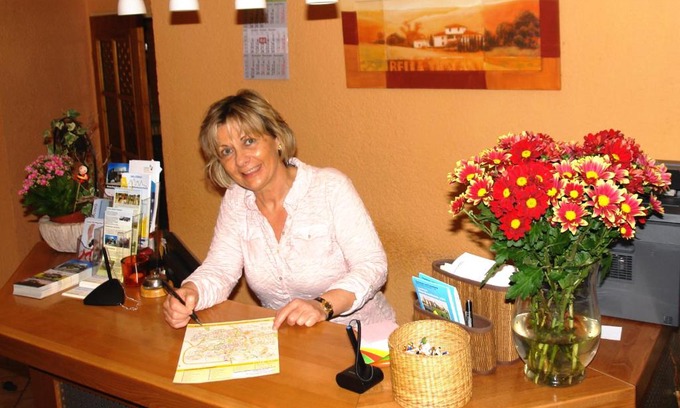 Delitzsch Hotel | Cozy Retreat at Hotel-Pension Grüne Linde with Breakfast