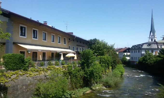 Prien am Chiemsee House | Explore Comfort at Hotel Pension Lindenhof - Rated 7.7/10