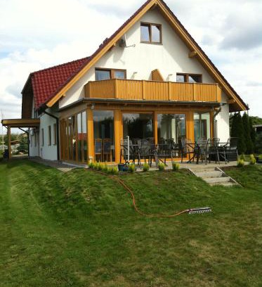 Ueckeritz House | Pet-Friendly Stay at Hotel Pension Neptun with Ocean Views