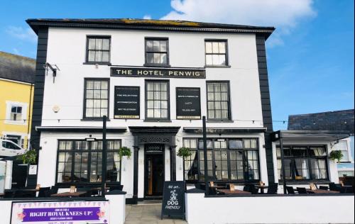New Quay Hotel | Pet-Friendly Hotel Penwig with Oceanfront Views & Dining