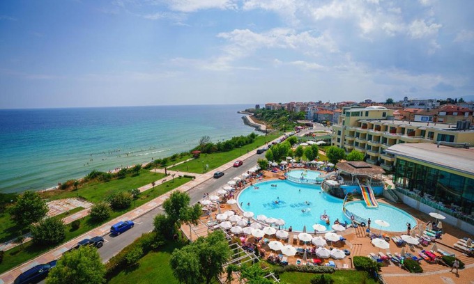 Primorsko Hotel | Indulge at Hotel Perla Beach: All-Inclusive Oceanfront Escape