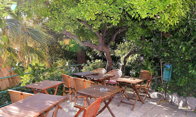 Ospedaletti Hotel | Discover Hotel Petit Royal: Family-Friendly & Accessible Stay
