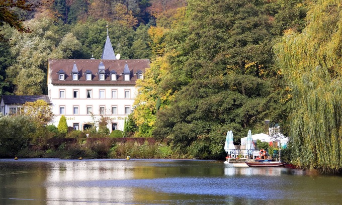 Bad Bergzabern Hotel | Inviting Getaway at Hotel Pfälzer Wald with Spa & Hot Tub