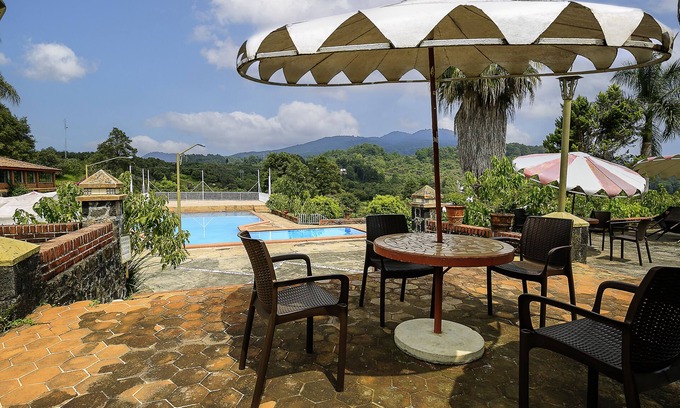 Uruapan Hotel | Relaxing Getaway at Hotel Pie de la Sierra with Pool & Spa