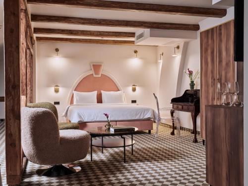 Srodmiescie Hotel | Pet-Friendly Hotel Pietryna: 4-Star Comfort & High Ratings