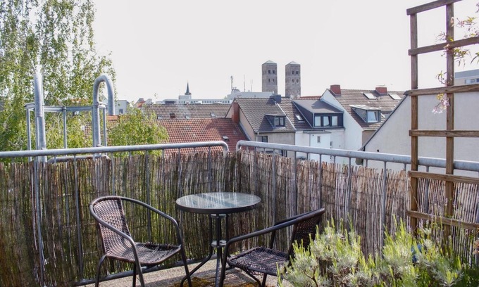 Deutz Hotel | Highly Rated Hotel Pilar Garni with Complimentary Breakfast