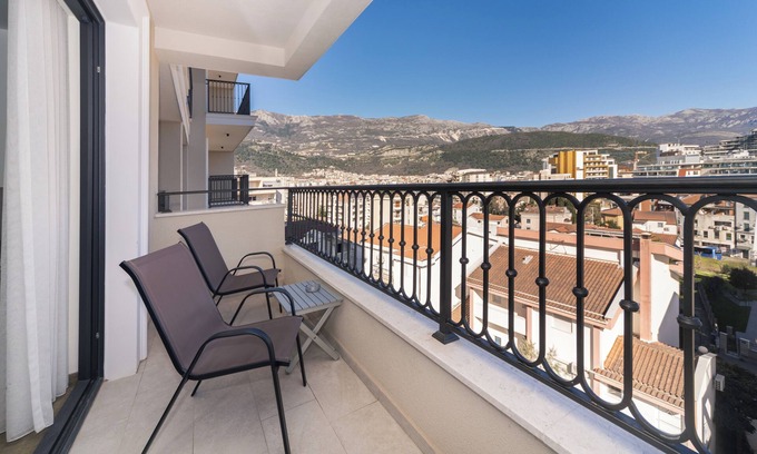 Babin do Hotel | Discover Hotel Pima Budva: Pool & Breakfast Included!