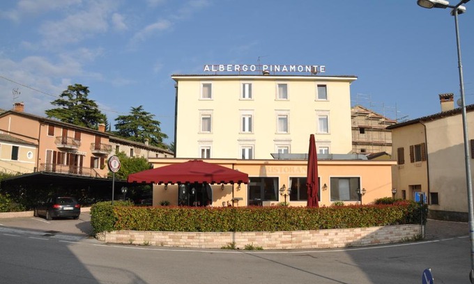 Costermano Hotel | Discover Hotel Pinamonte: Pet Friendly with Great Amenities