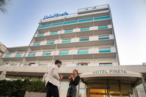 Chioggia Hotel | Seaside Escape at Hotel Pineta with Private Beach Access