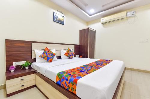 Raja Park Hotel | Budget-Friendly FabHotel Pink Palace with Family Amenities