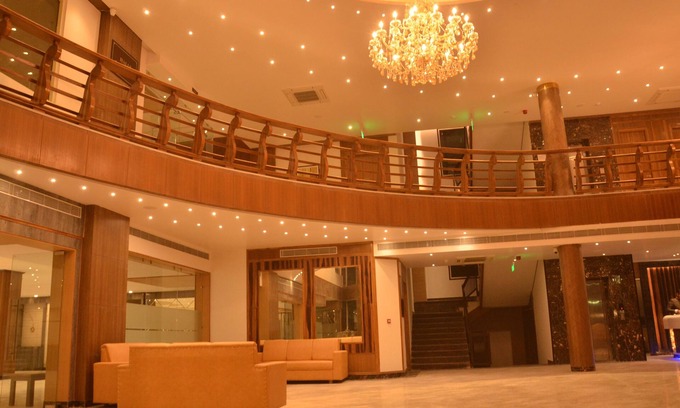 Allahabad Hotel | Discover Hotel Placid: 4-Star Comfort with Family Amenities