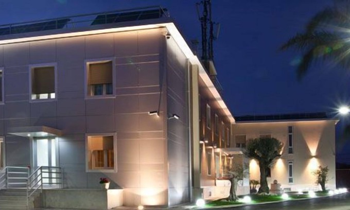 Caserta Hotel | Relax at Hotel Plana: 4-Star Stay with Spa & Breakfast