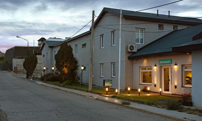 Comodoro Rivadavia Hotel | Budget-Friendly Hotel Playa with Family Amenities & Breakfast