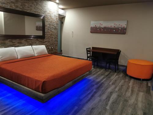 Monterrey Centro Hotel | Stylish Hotel Plaza Arteaga with Hot Tub & Breakfast Included
