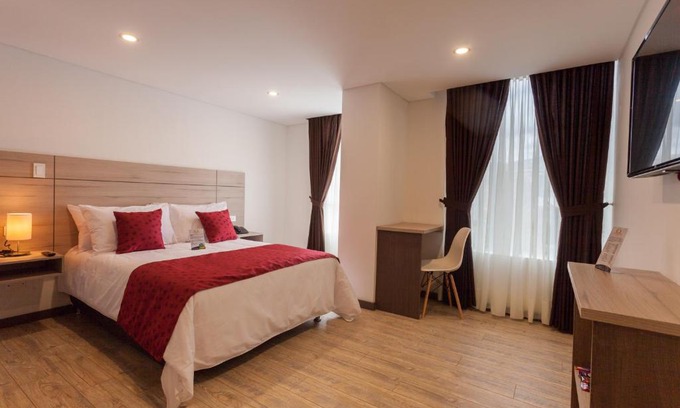 San Juan de Pasto Hotel | Budget-Friendly Hotel Plaza Carnaval: Rated 9/10 by Guests