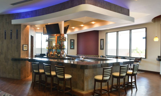 Tegucigalpa Hotel | Elegant Hotel Plaza Juan Carlos with Pool and Spa Amenities