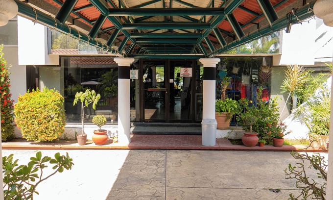 Ciudad Hidalgo Hotel | Discover Hotel Plaza Mazari: Pool, Spa & Family-Friendly Fun