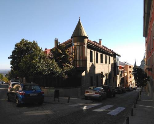 San Lorenzo de El Escorial Hotel | Budget-Friendly Getaway at Posada Don Jaime - Rated 9.1/10