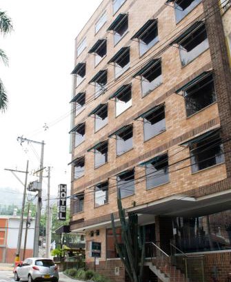 Sabaneta Hotel | Discover Hotel Portón Sabaneta: Family-Friendly Retreat