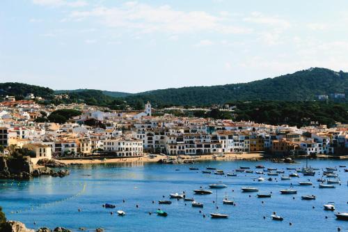 Calella de Palafrugell Hotel | Oceanfront Retreat at Hotel Port-Bo with Pool & Restaurant